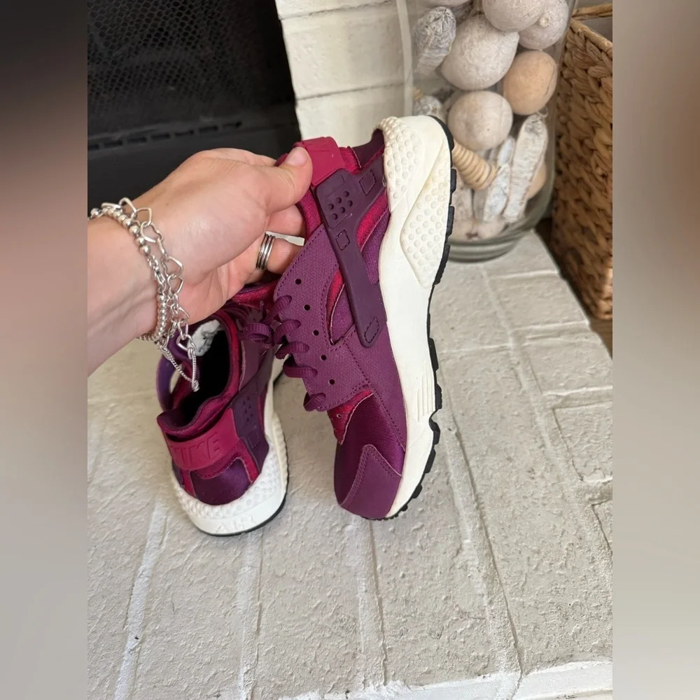 Womens Sz 6.5 Nike Air Huarache Run Print Purple running comfort mulberry